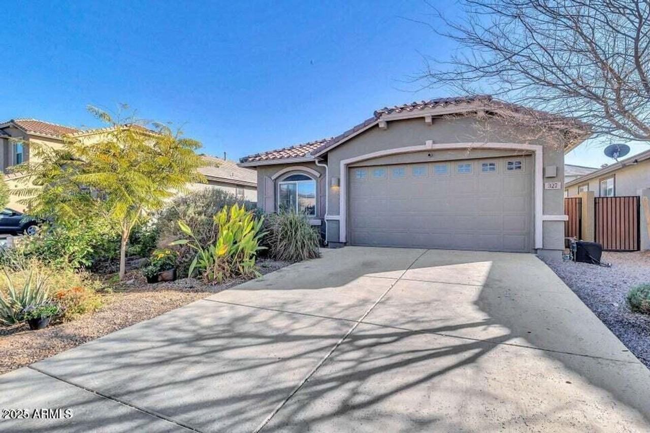 327 W Tamarack Dr