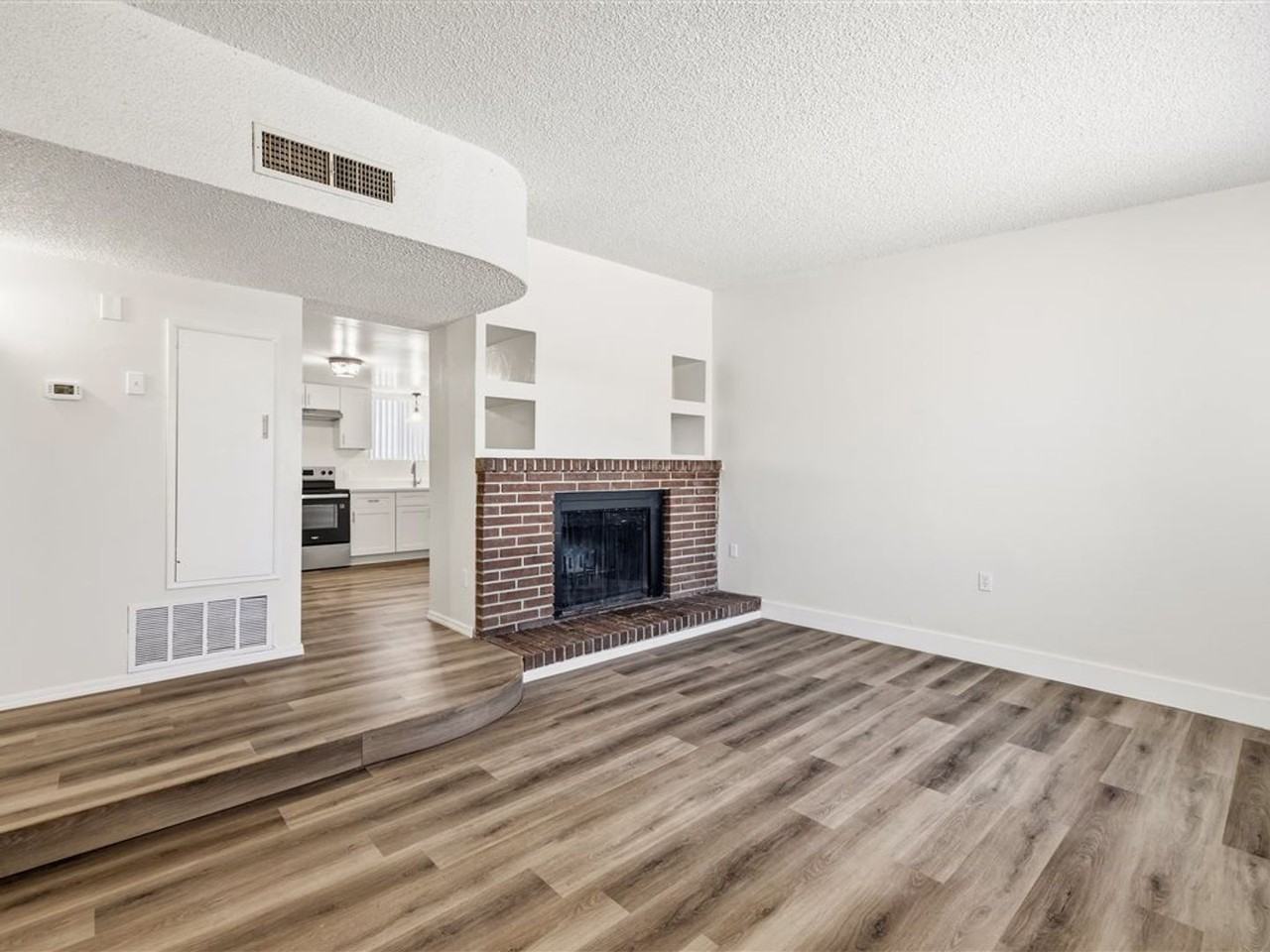 2103 N 10th Ave - Photo 4 of 20