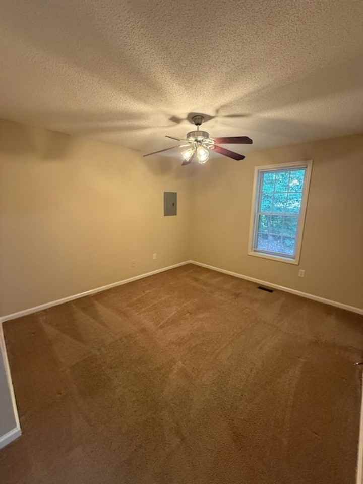 1818 Saddlewood Ct #B - Photo 4 of 7