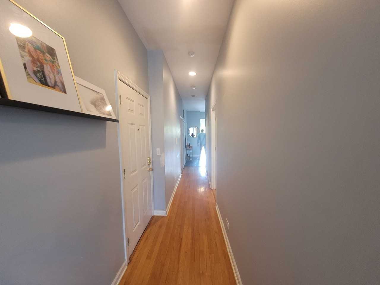 1456 N Orleans St - Photo 4 of 17