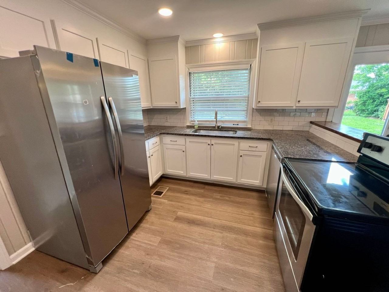 807 Peachtree St - Photo 7 of 22