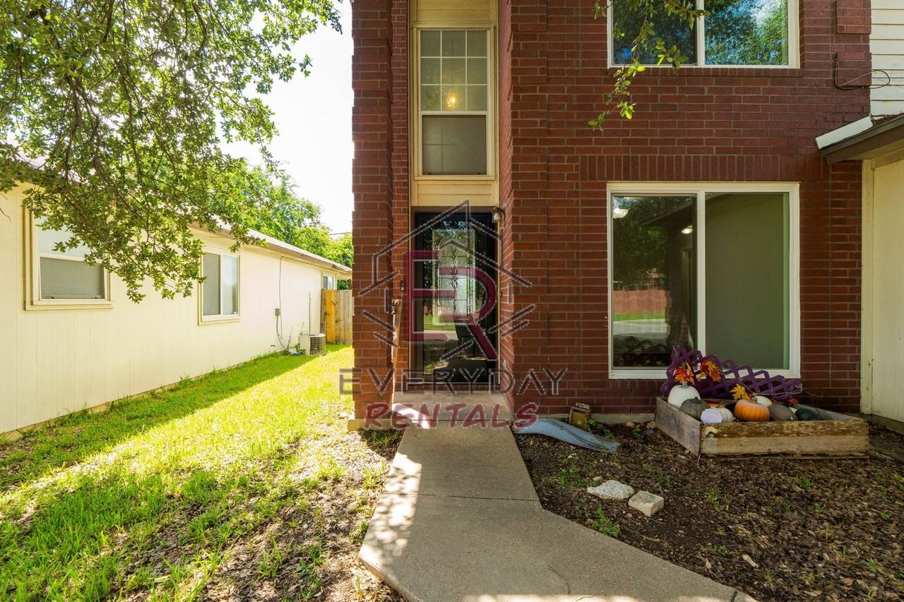 2513 Haven Dr - Photo 2 of 17