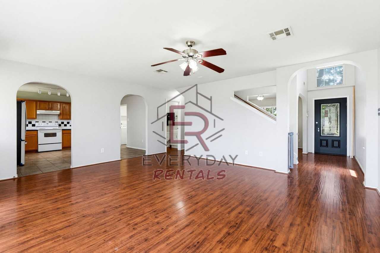 2513 Haven Dr - Photo 4 of 17