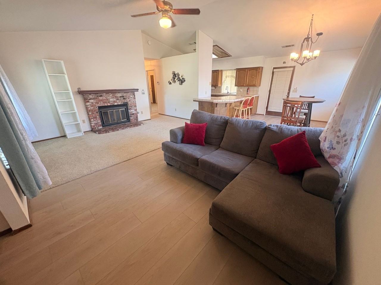 1253 Jamestown St - Photo 3 of 16