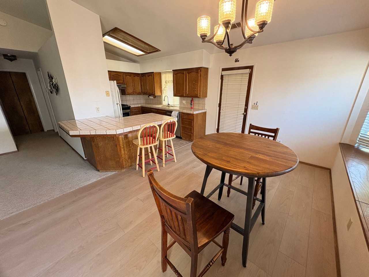 1253 Jamestown St - Photo 5 of 16