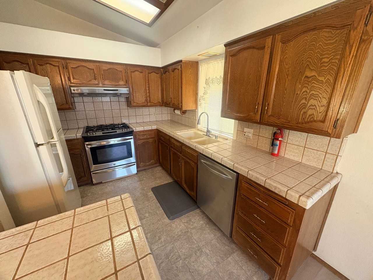 1253 Jamestown St - Photo 6 of 16
