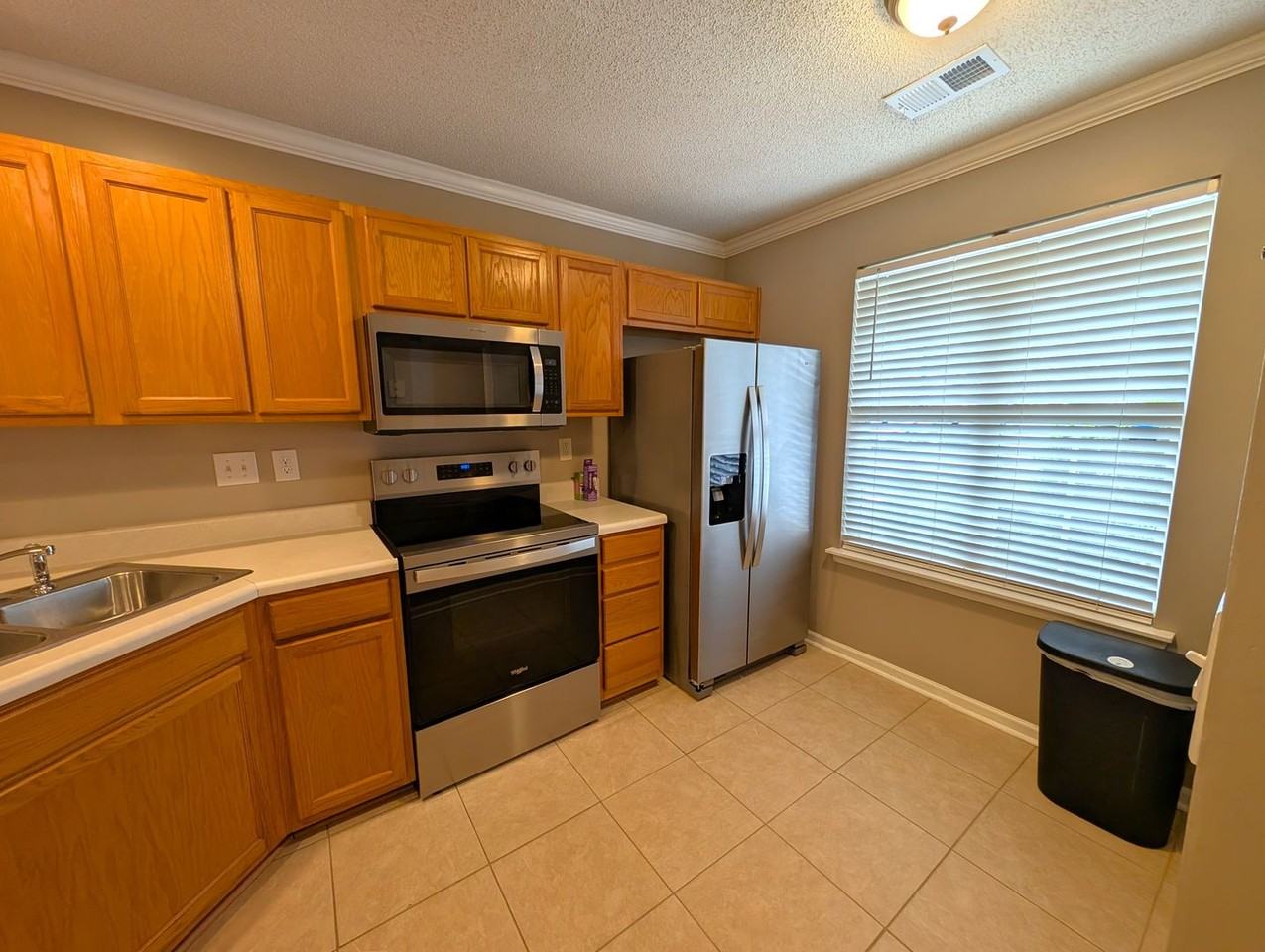 13612 Meade Glen Ct - Photo 4 of 18