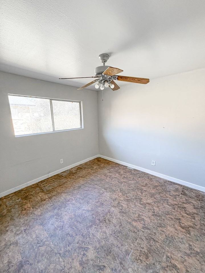 408 S 13th St - Photo 4 of 7