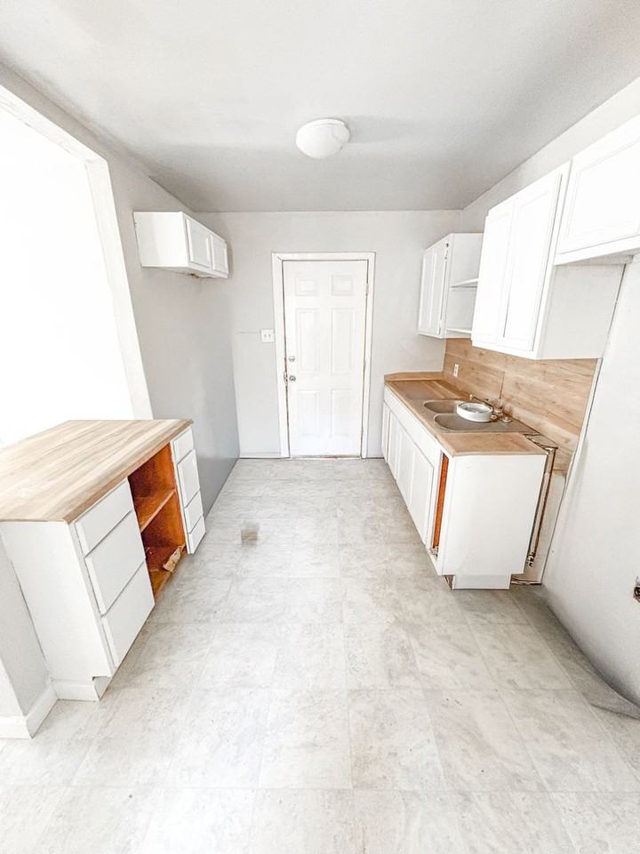 408 S 13th St - Photo 6 of 7