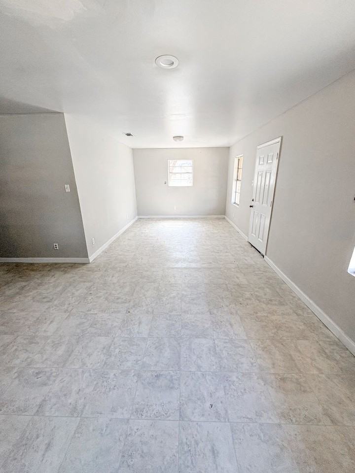 408 S 13th St - Photo 7 of 7