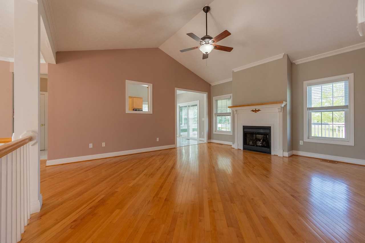 1701 Stratford View Dr - Photo 4 of 50