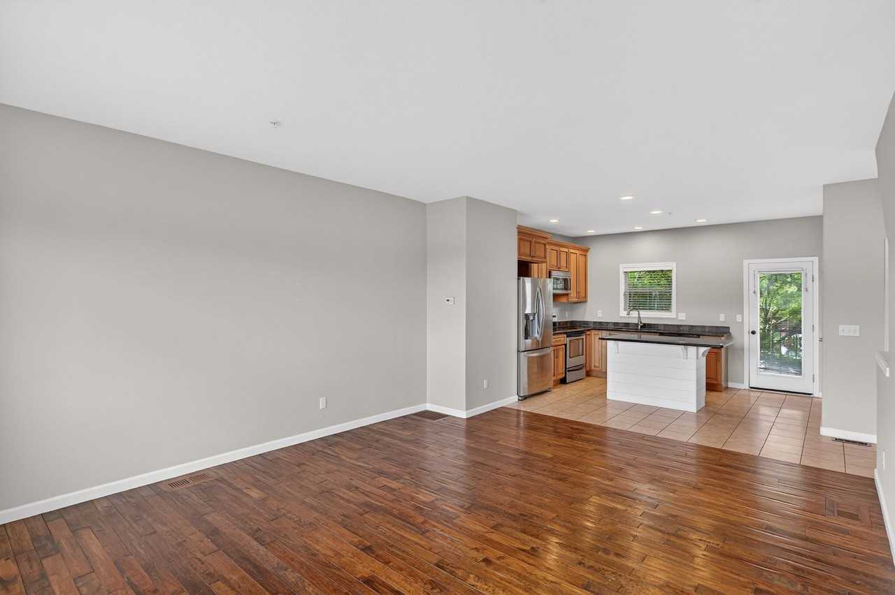 2623 Se 109th Ave - Photo 6 of 19