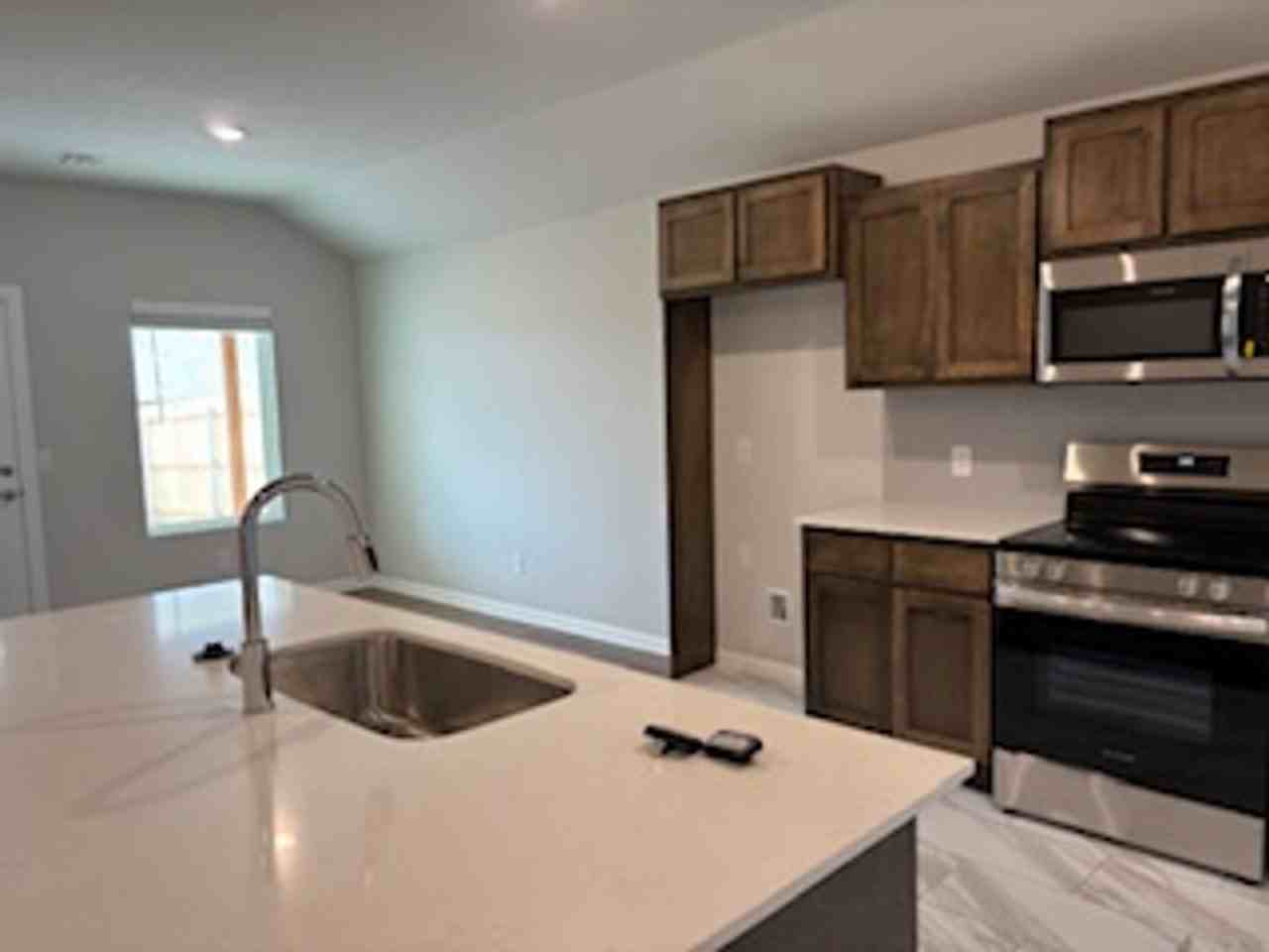 2945 Nw 195th St - Photo 5 of 14
