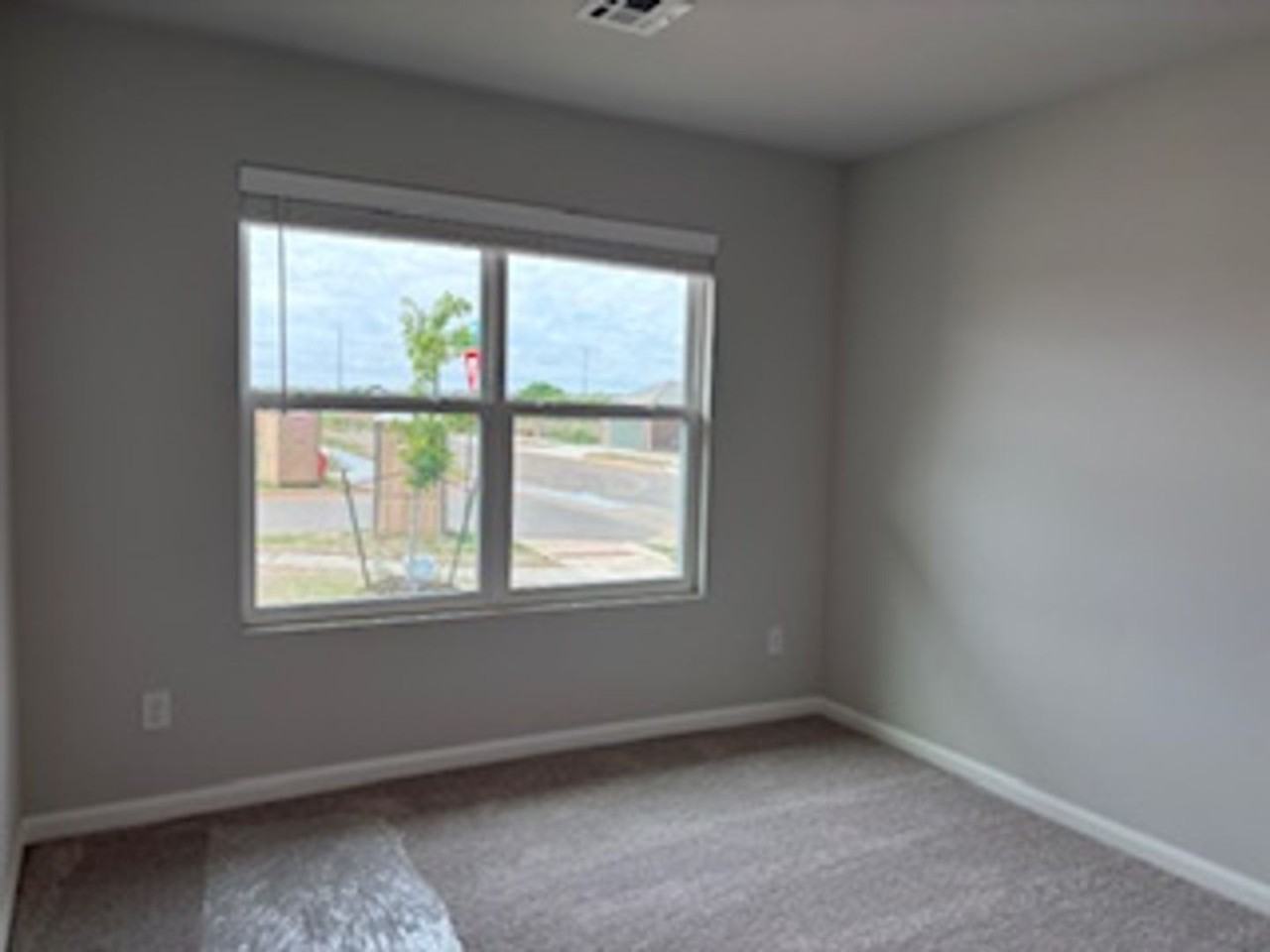 2945 Nw 195th St - Photo 6 of 14