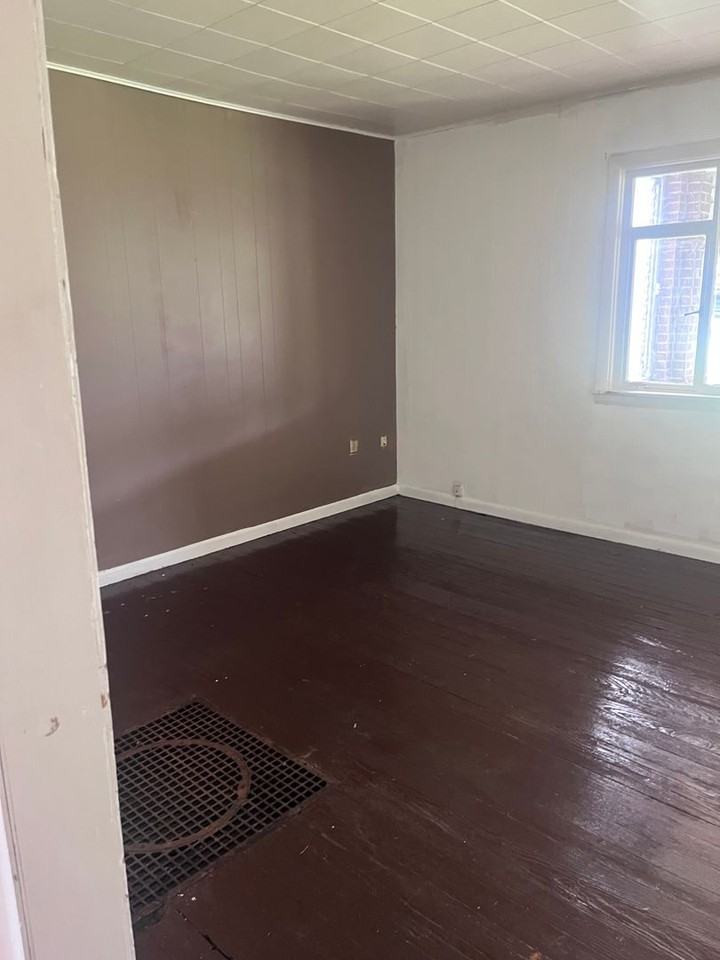 318 Spruce St - Photo 4 of 7