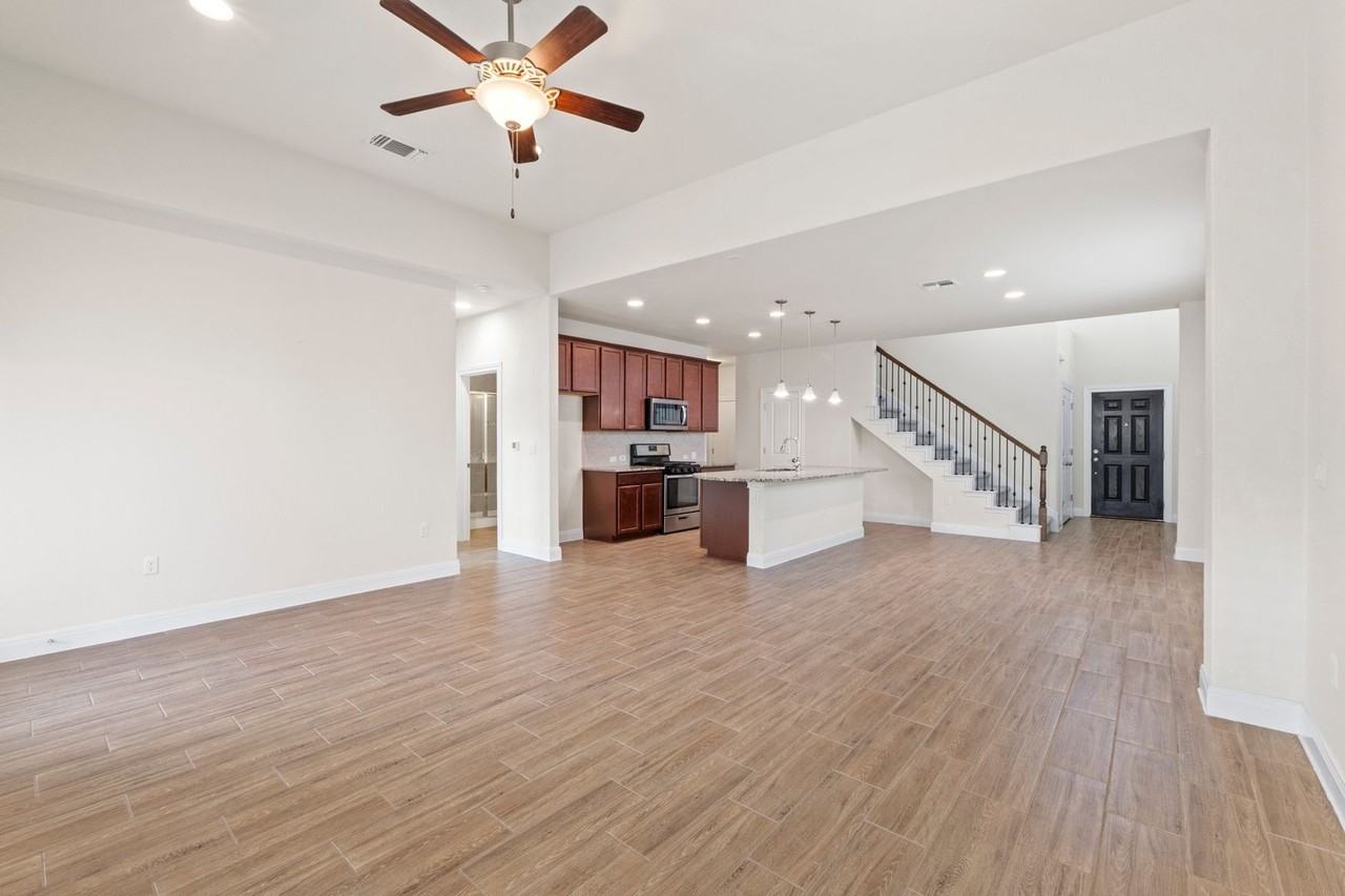 14011 Hedera Dr - Photo 7 of 31