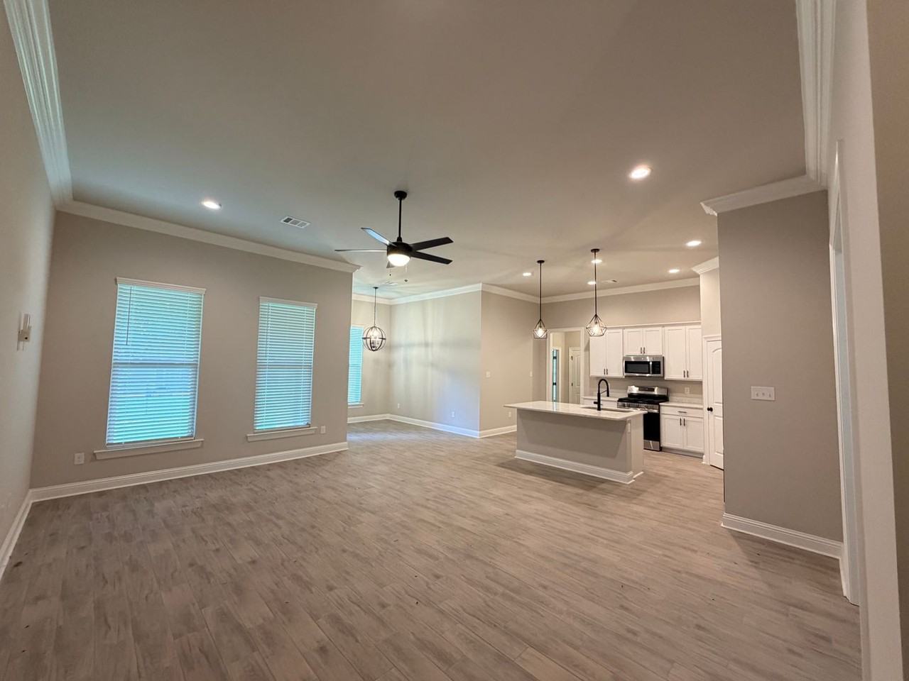 277 Saint Edmunds Way - Photo 5 of 33
