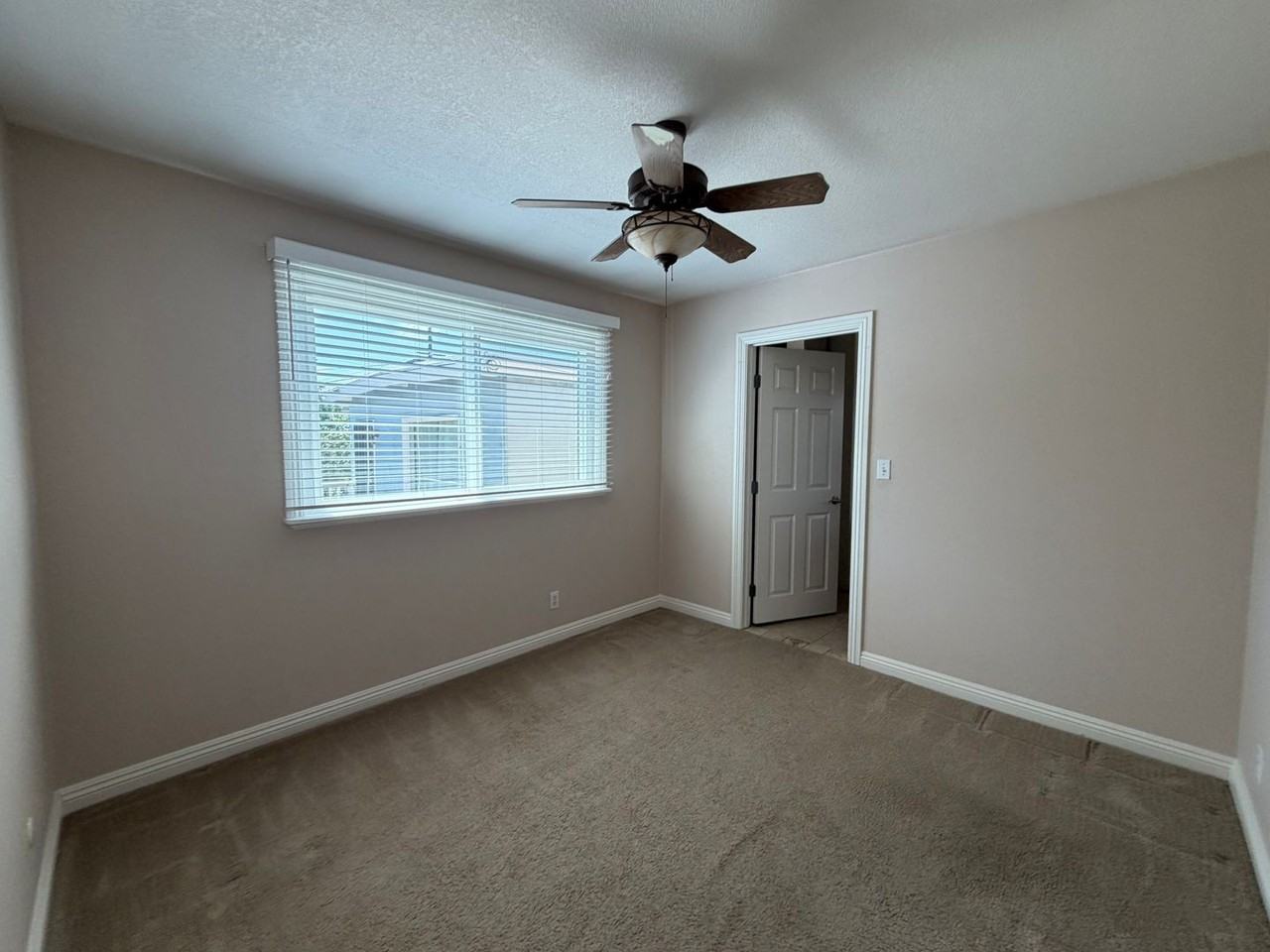 4437 Mentone St #8 - Photo 6 of 10