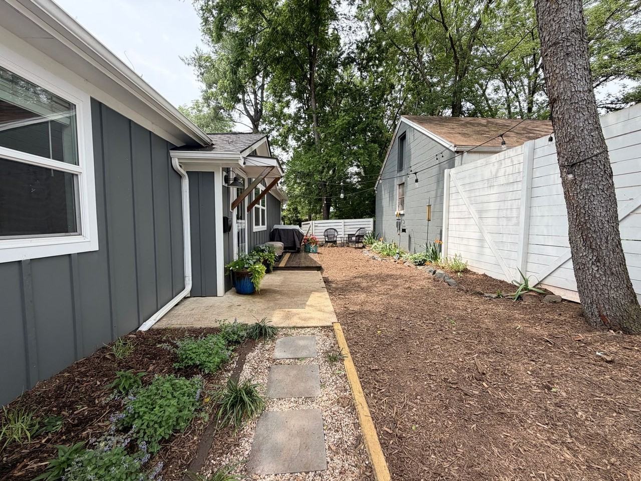 320 1/2 Meade Ave - Photo 6 of 39