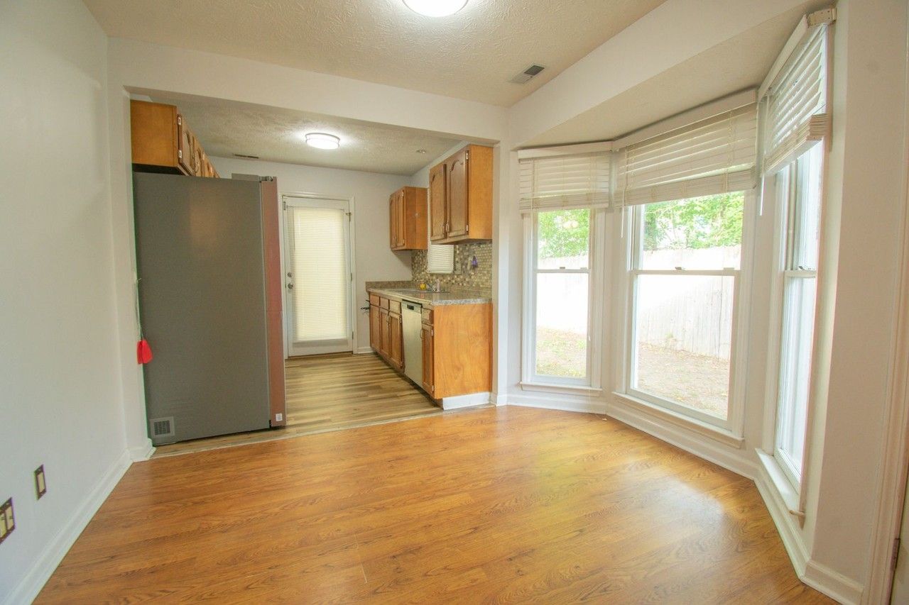 6839 Shawcross Ln - Photo 5 of 23