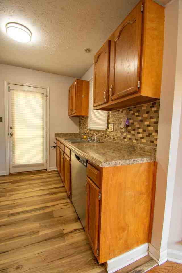 6839 Shawcross Ln - Photo 7 of 23
