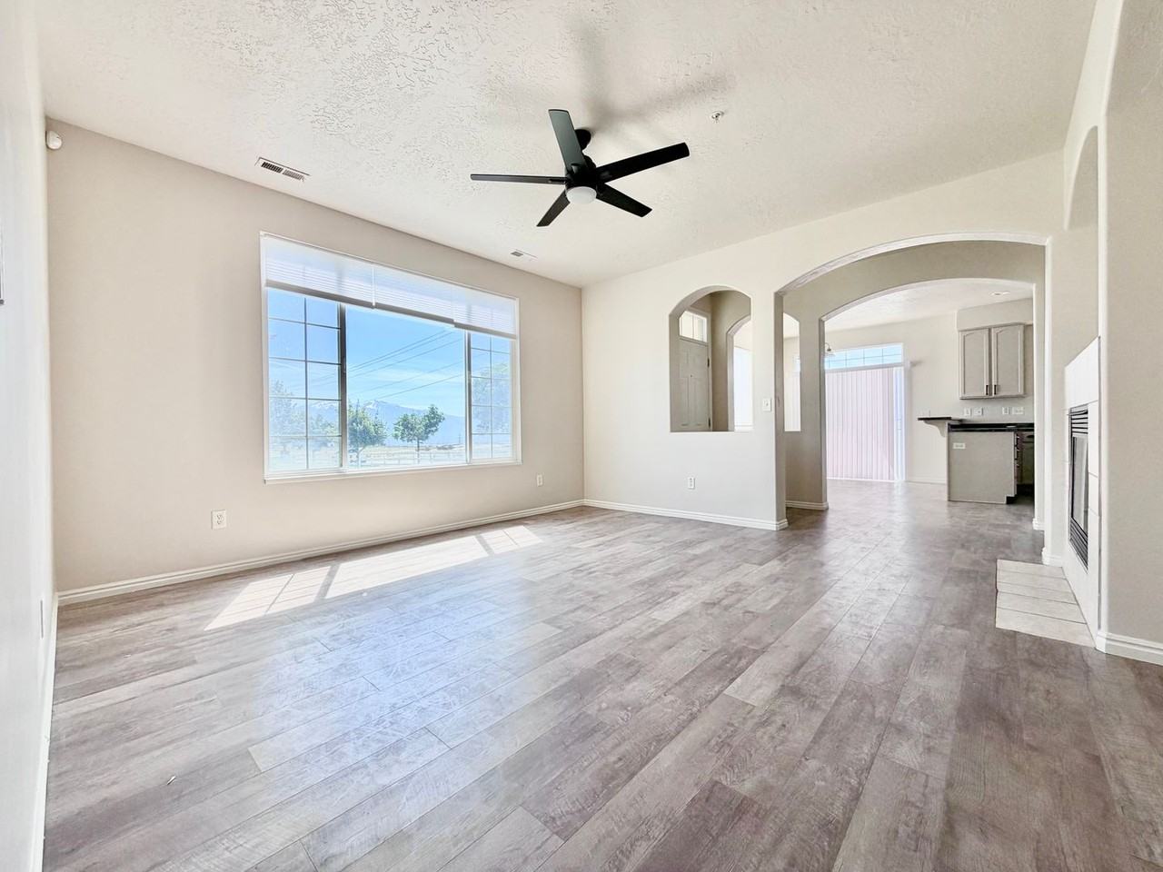 6353 W Passenger Ln