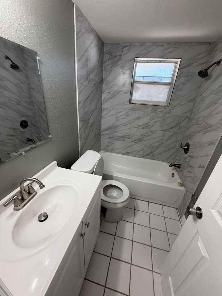1718 1718 S Washington  - 1718 S Was - Photo 2 of 6