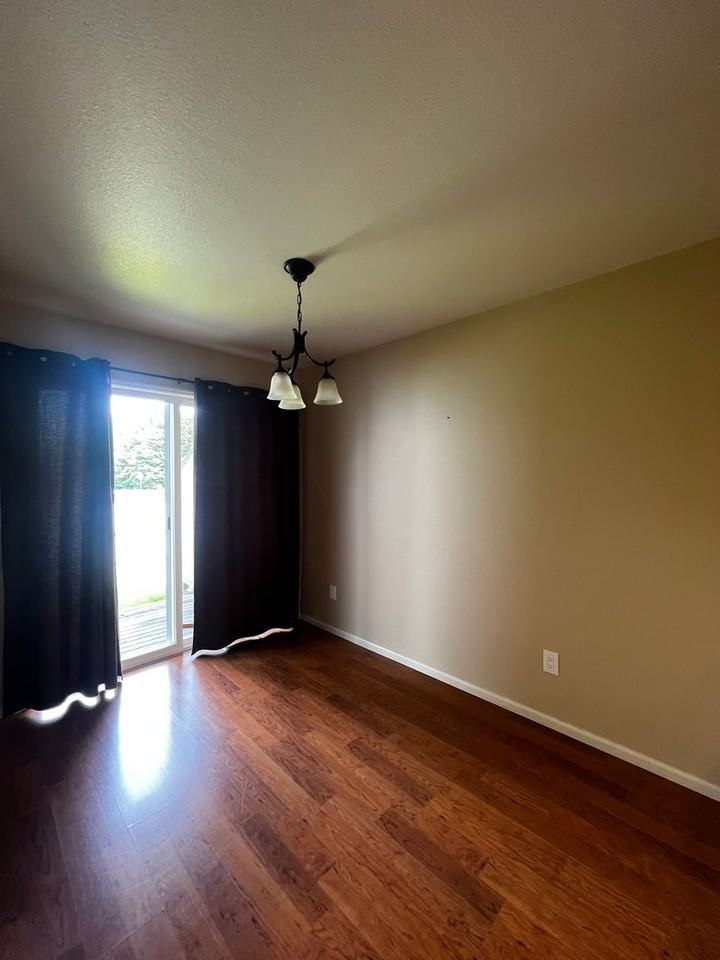 126 E Grover St - Photo 4 of 33