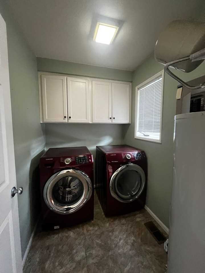 126 E Grover St - Photo 5 of 33