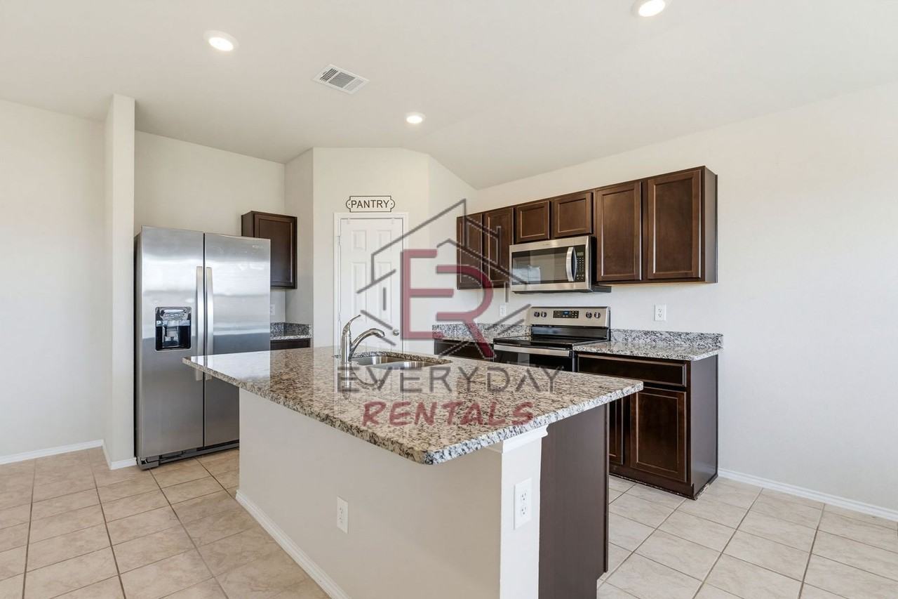5110 Natalia Rd - Photo 5 of 15
