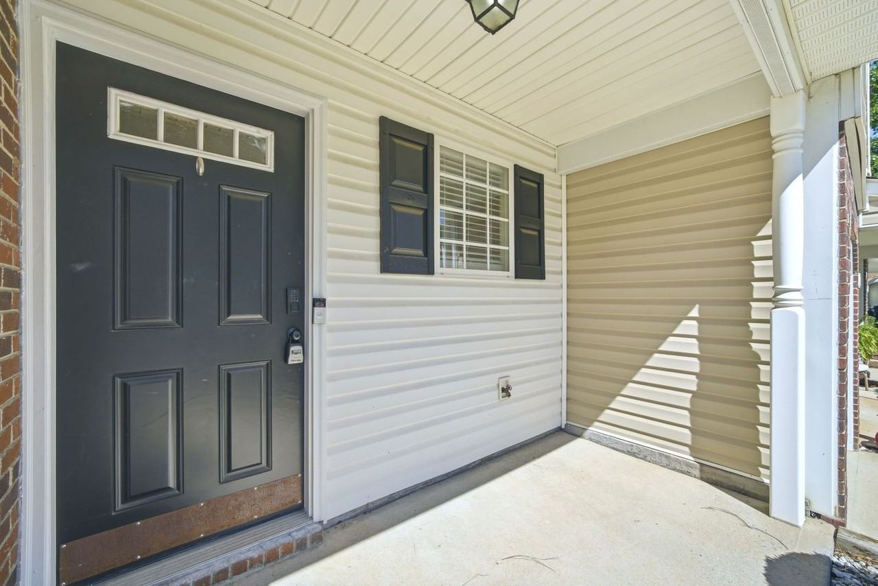 11112 Saintsbury Pl - Photo 5 of 45