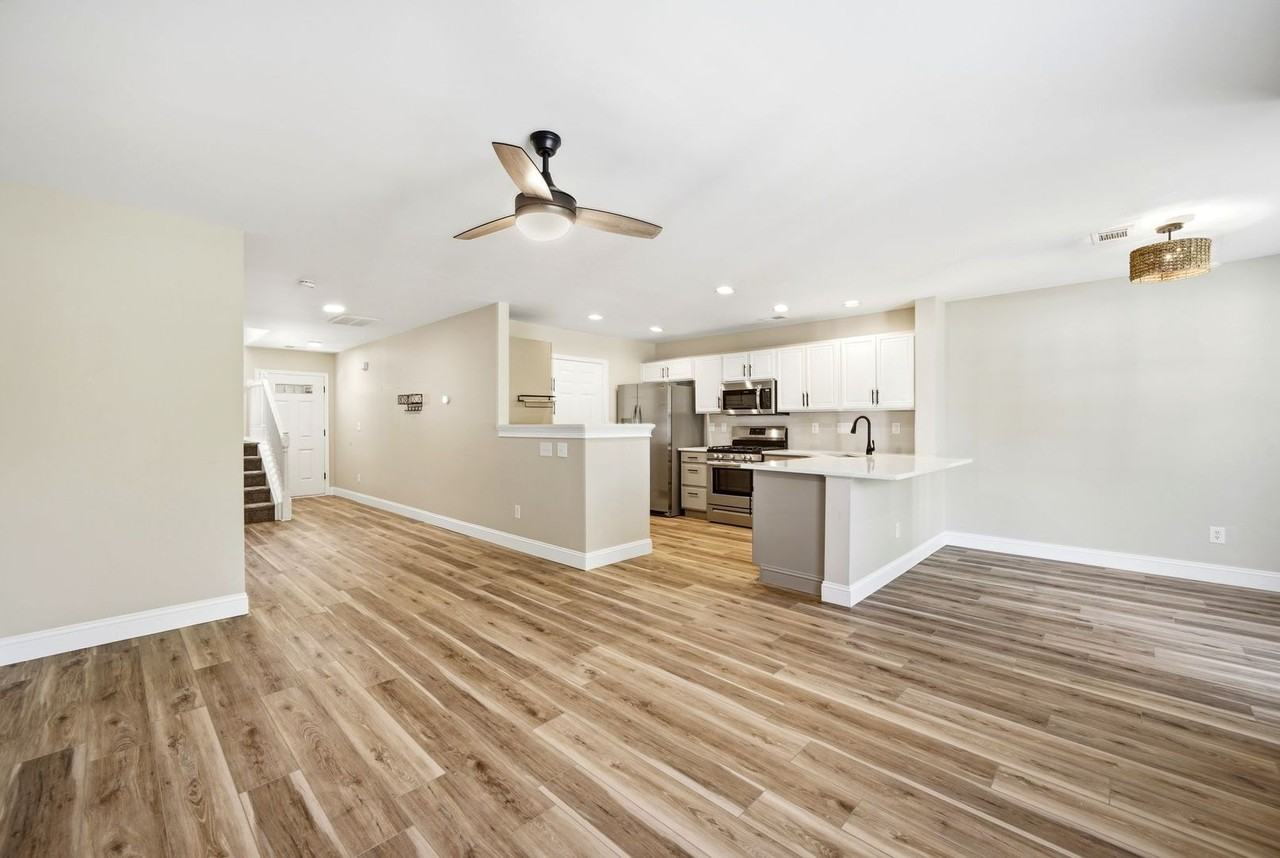 11112 Saintsbury Pl - Photo 6 of 45
