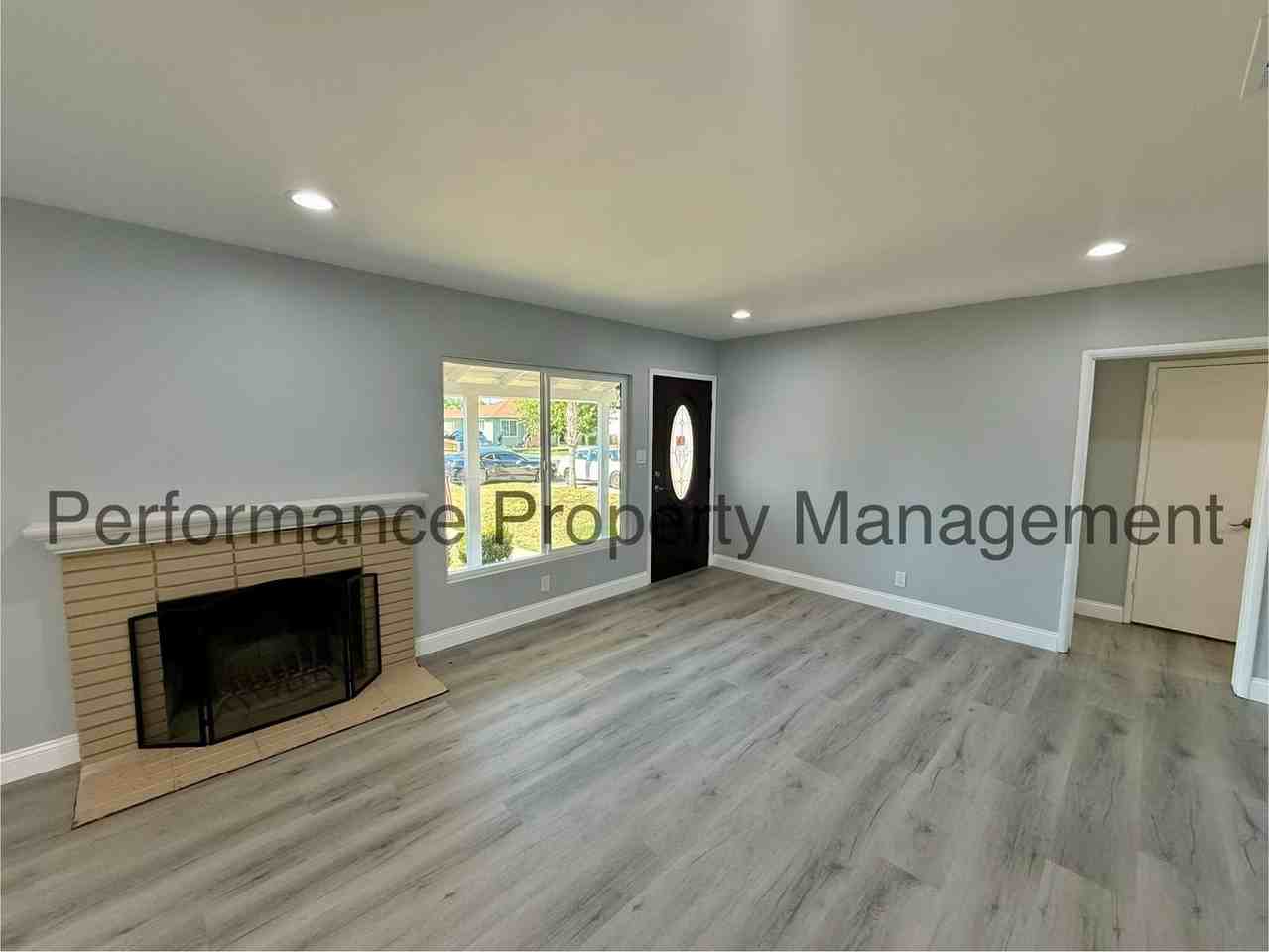 3720 Apache Ave - Photo 2 of 12