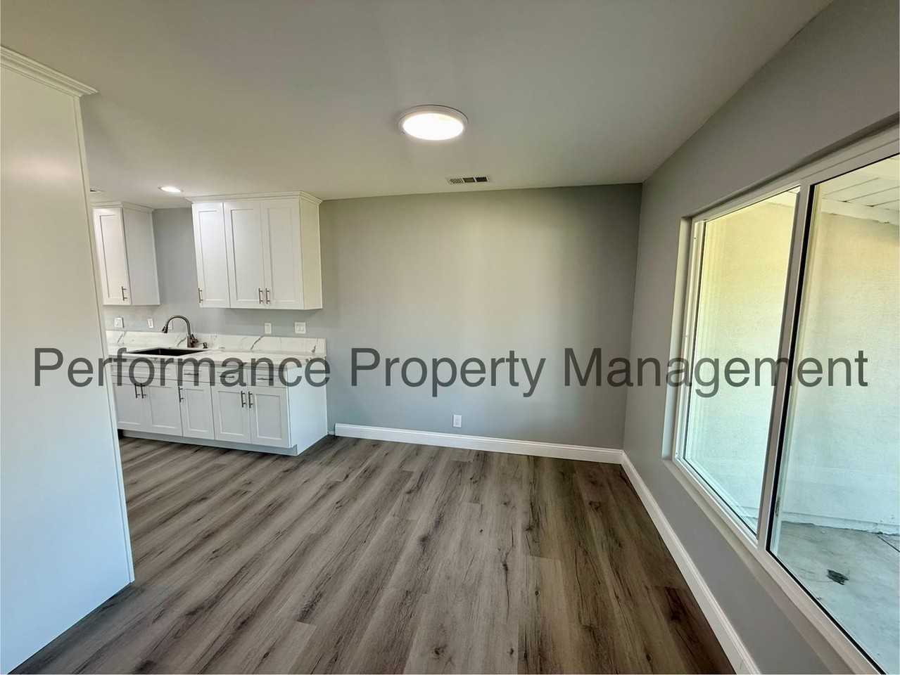 3720 Apache Ave - Photo 3 of 12