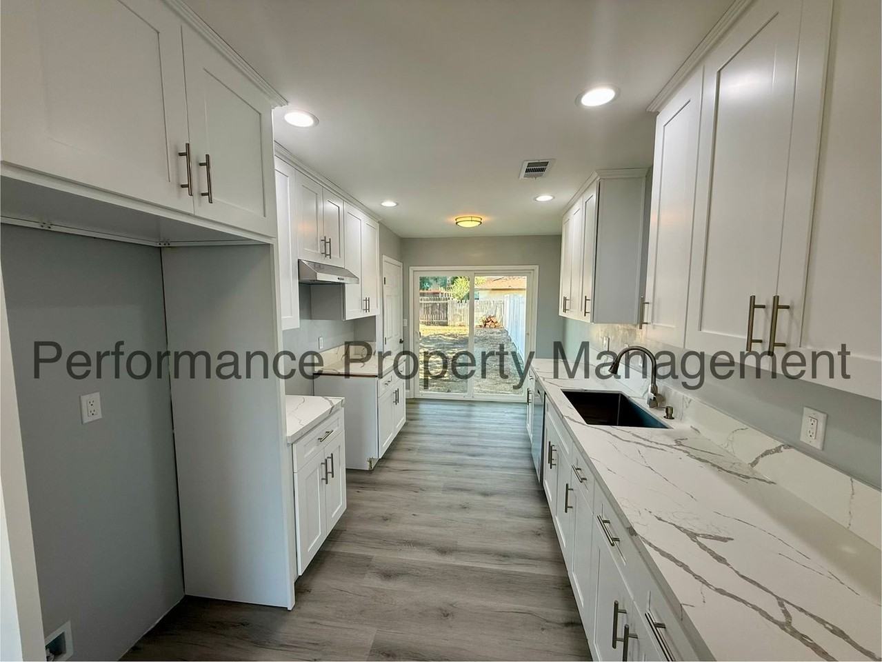 3720 Apache Ave - Photo 4 of 12
