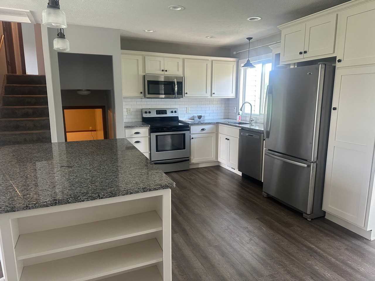537 Memorial Dr - Photo 7 of 24