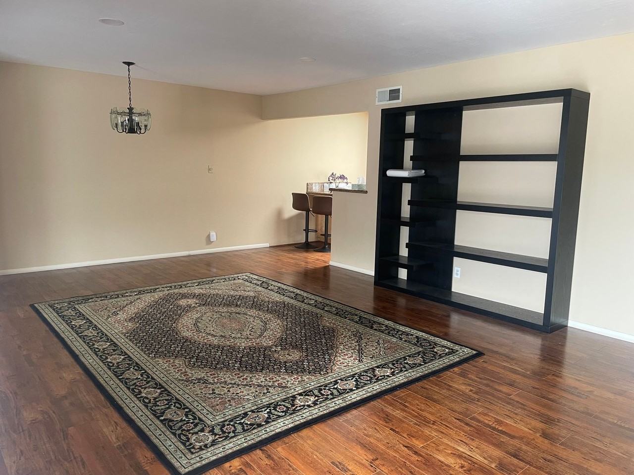 18354 Vanderbilt Dr - Photo 2 of 16