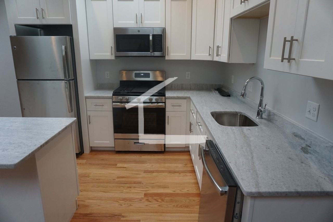 28 Murdock St - Photo 3 of 19