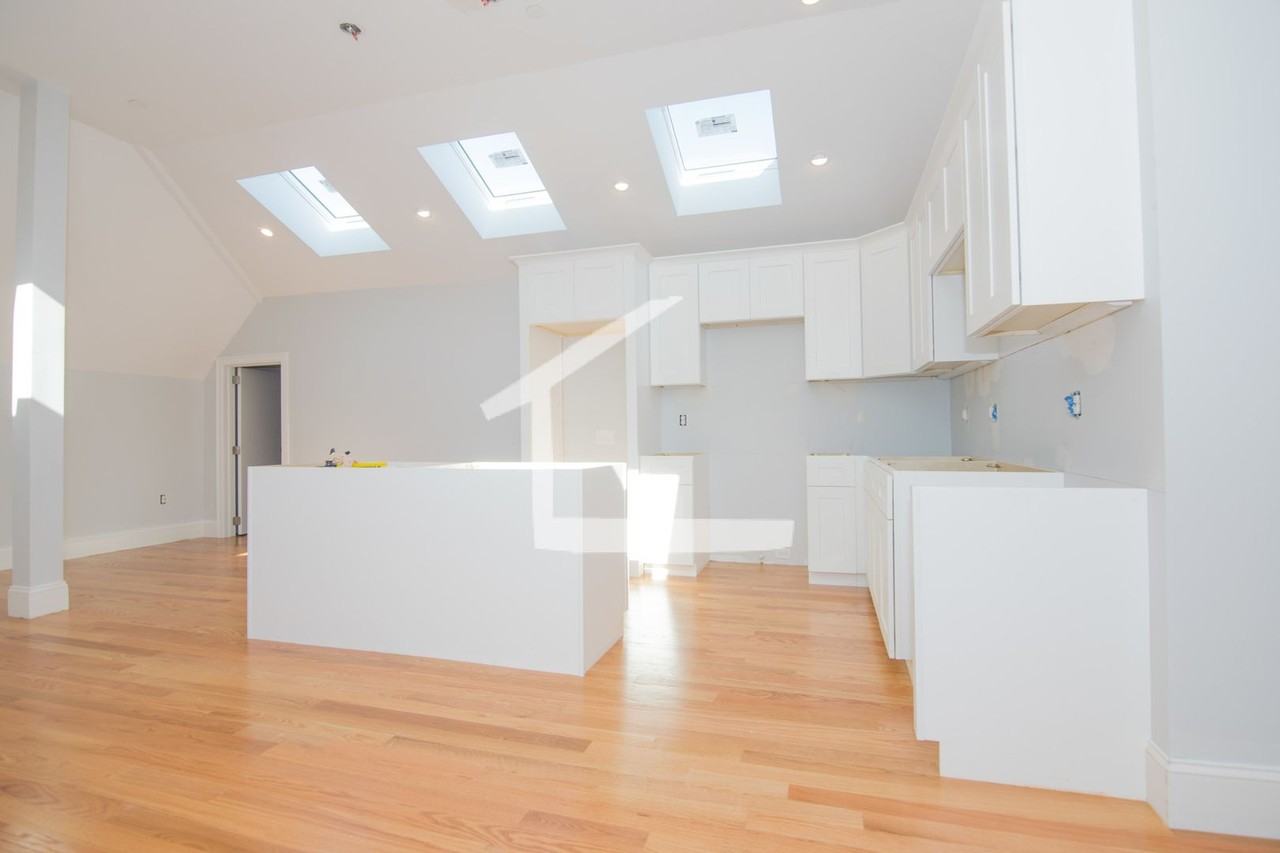 28 Murdock St - Photo 4 of 19