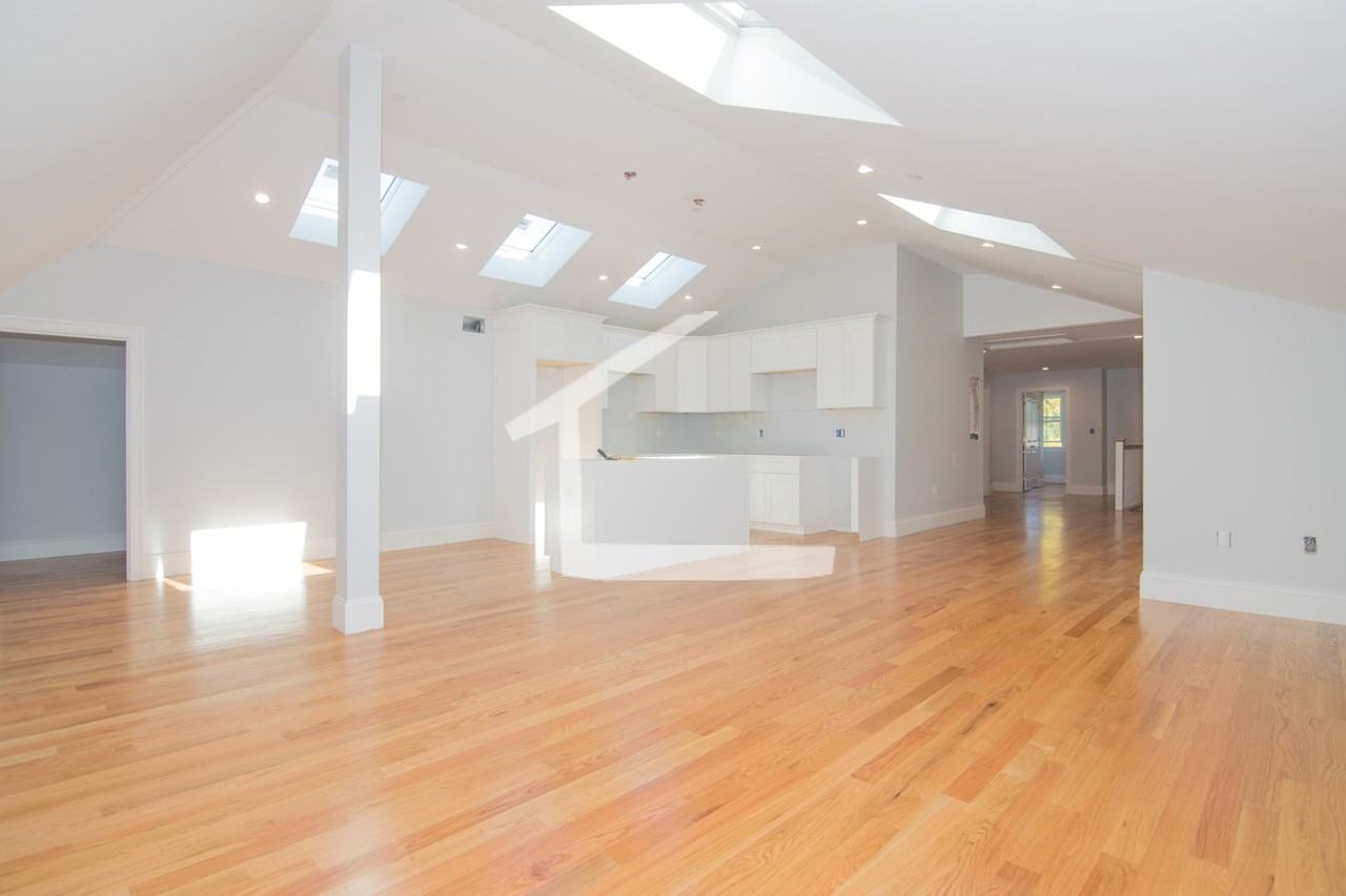 28 Murdock St - Photo 5 of 19