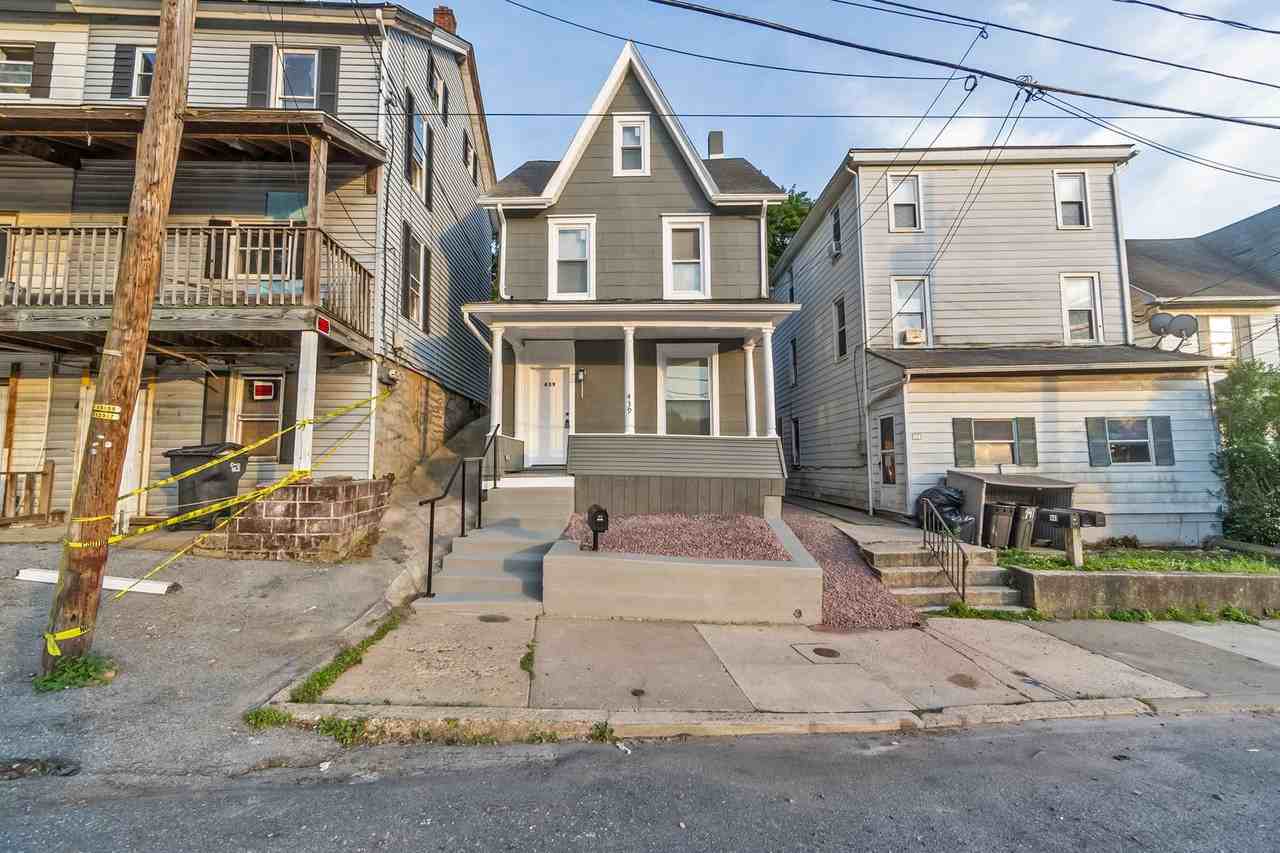 439 W Church St - Photo 2 of 44
