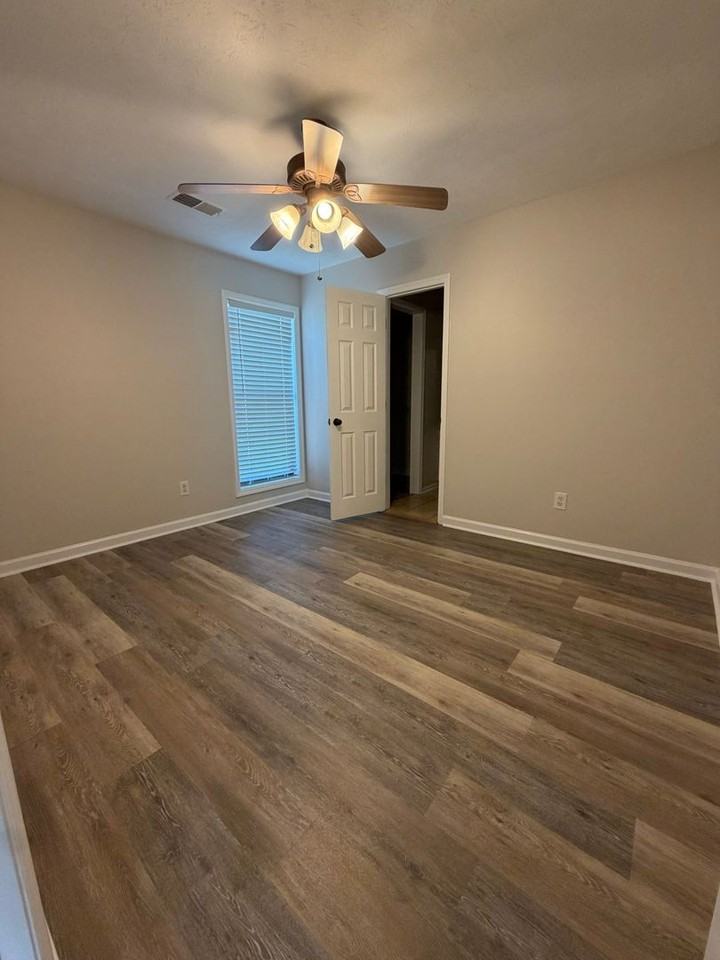 449 N Donahue Dr #D - Photo 7 of 15