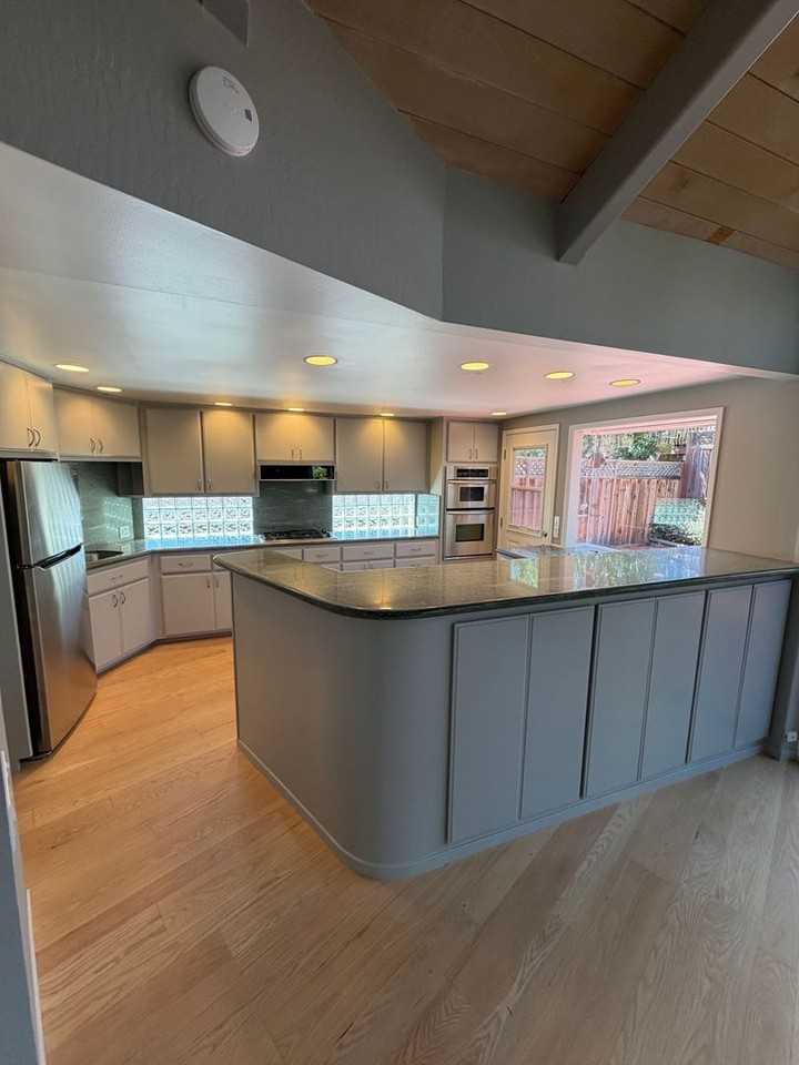 2000 Forest Ave - Photo 5 of 17