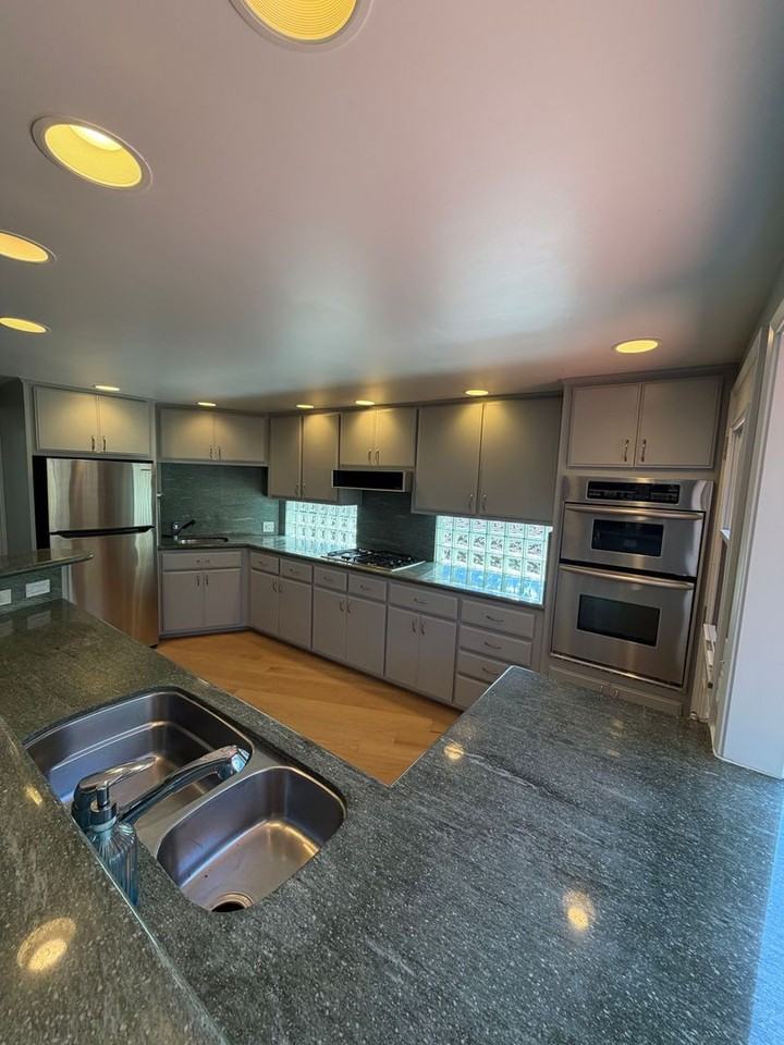 2000 Forest Ave - Photo 7 of 17