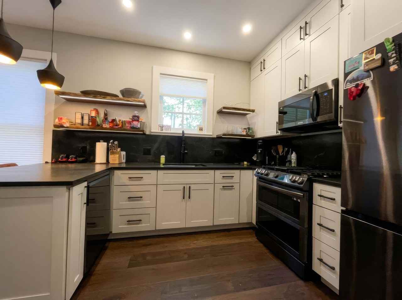 218 N French St - Photo 3 of 23
