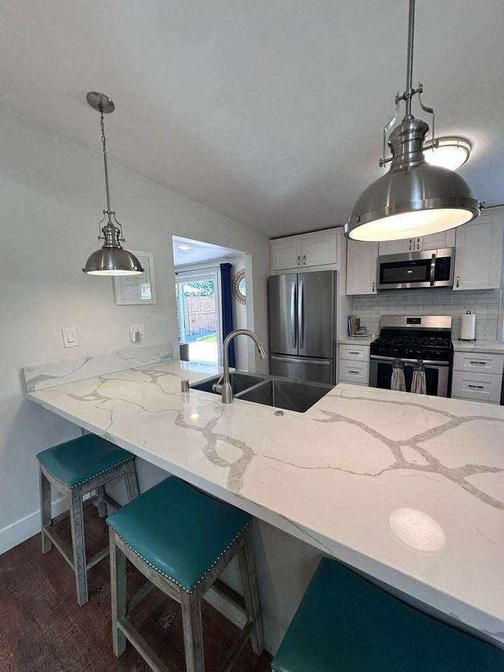 1210 Hemlock Ave - Photo 3 of 34