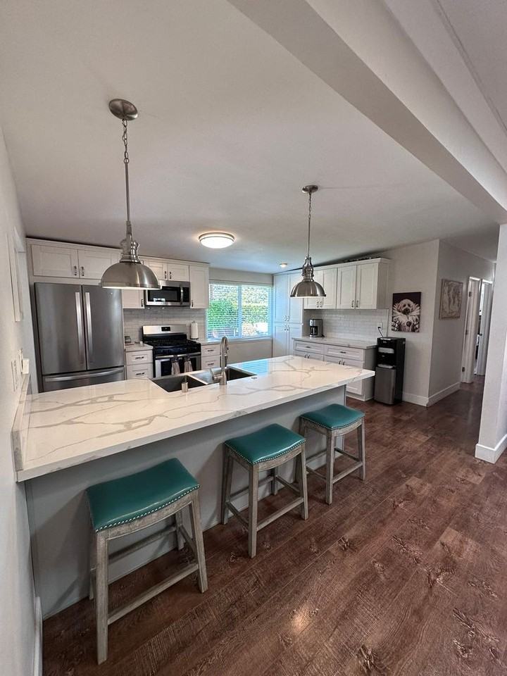 1210 Hemlock Ave - Photo 6 of 34