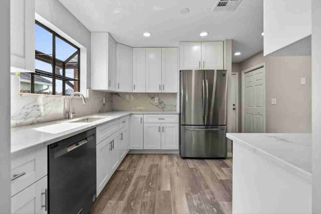 6119 Mullin St - Photo 2 of 20