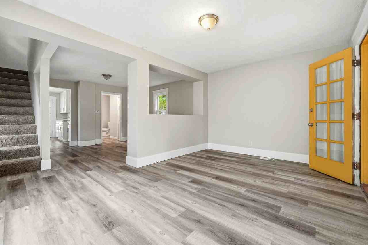 18613 Pawnee Ave - Photo 3 of 16