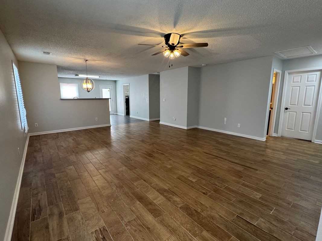 500 Castle Ridge Dr - Photo 4 of 23